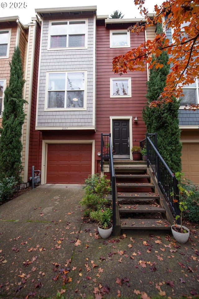 view of front facade with a garage