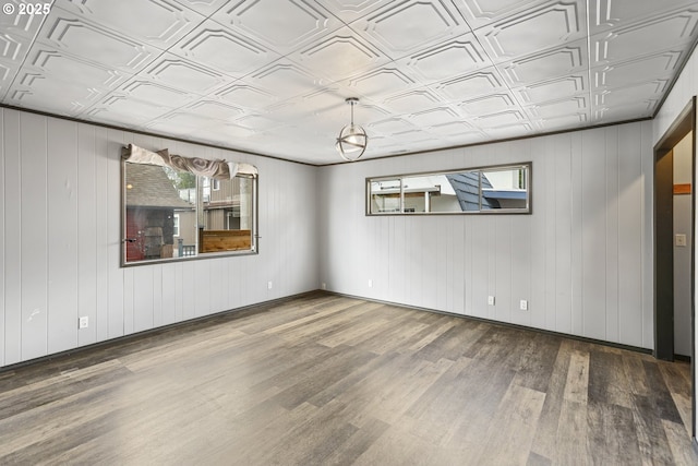 2039 N Jantzen Ave, Portland, OR 97217 - empty room with an ornate ceiling and wood finished floors