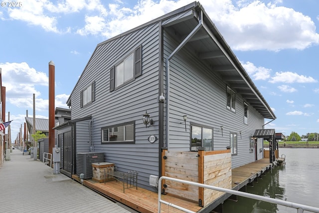 2039 N Jantzen Ave, Portland, OR 97217 - view of side of home featuring a water view and central AC