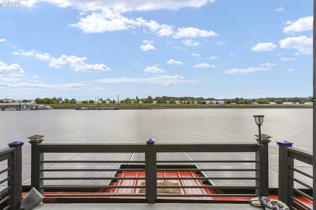 2039 N Jantzen Ave, Portland, OR 97217 - water view