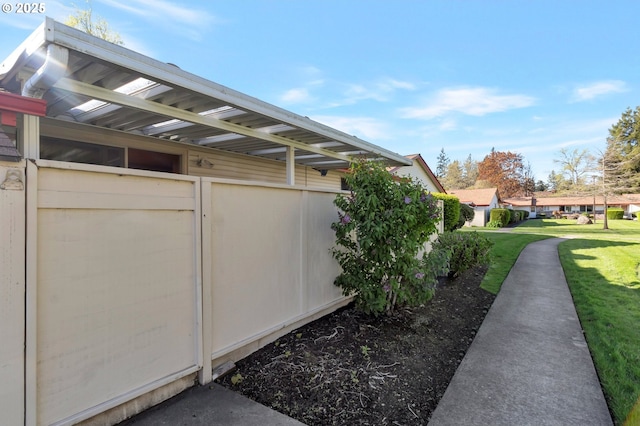 2110 SE 148th Pl, Portland, OR 97233 - view of side of home with a yard