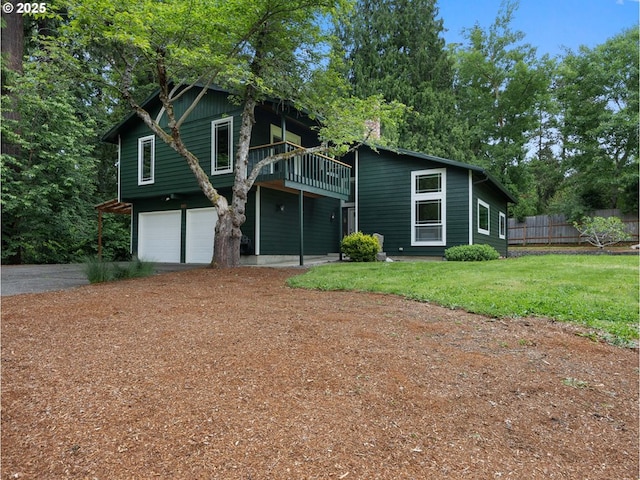15462 SE Wildwoods Ct, Milwaukie, OR 97267 - view of front of house with driveway and a garage