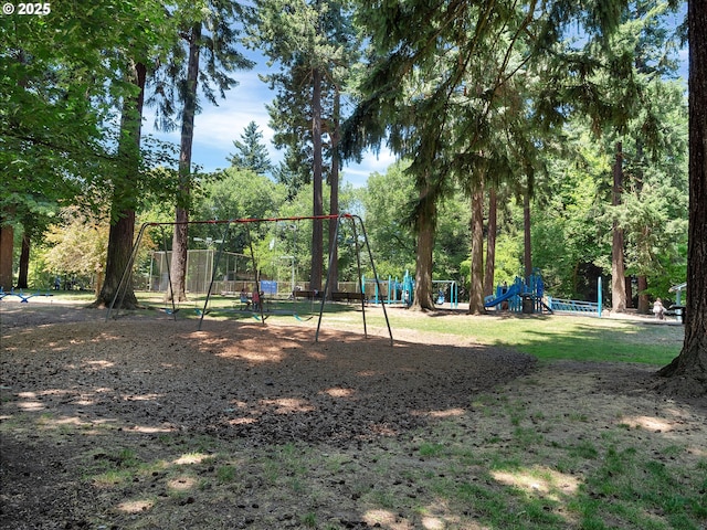 4214 NE Hassalo St, Portland, OR 97213 - view of communal playground