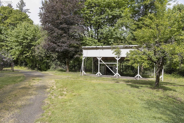 18570 Oakdale Rd, Dallas, OR 97338 - view of green lawn featuring driveway