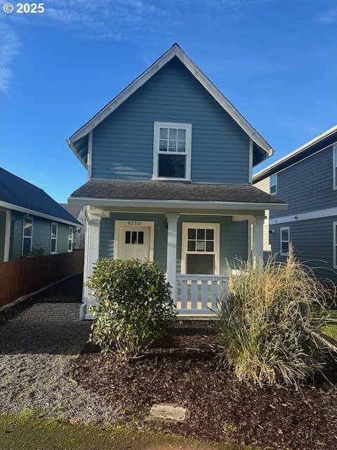 view of front of house featuring a porch