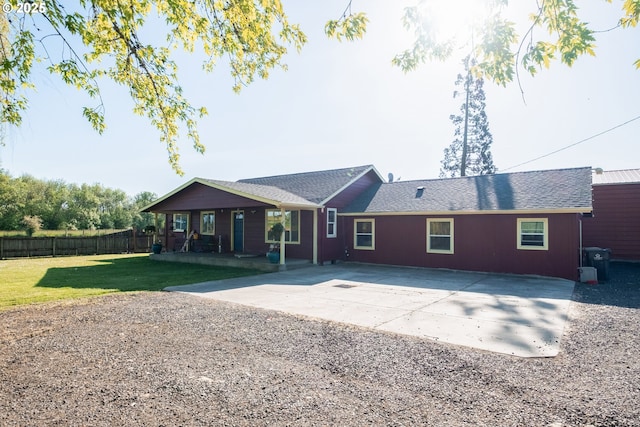 31501 Stoltz Hill Rd, Lebanon, OR 97355 - back of property featuring driveway and covered porch