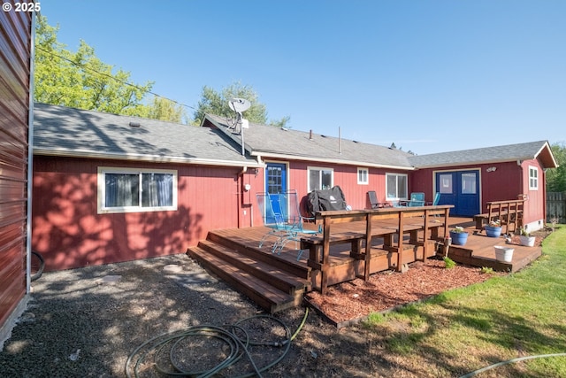 31501 Stoltz Hill Rd, Lebanon, OR 97355 - back of property featuring a deck