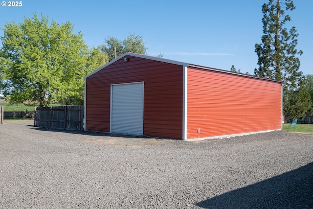 31501 Stoltz Hill Rd, Lebanon, OR 97355 - detached garage with fence