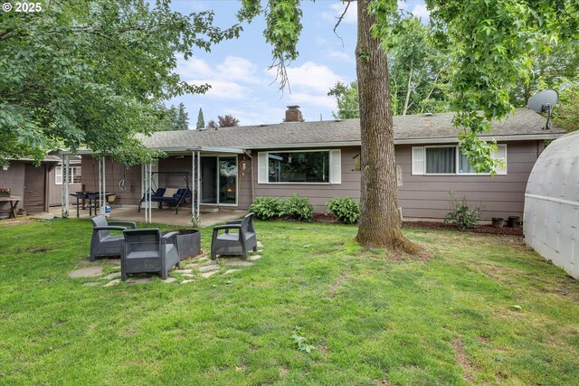 7353 SE Thiessen Rd, Milwaukie, OR 97267 - fenced backyard with a patio area