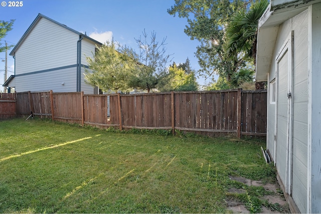 1545 NE Gertz Rd, Portland, OR 97211 - view of yard