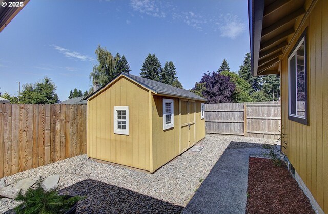 10808 NE 92nd Cir, Vancouver, WA 98662 - view of shed with a fenced backyard