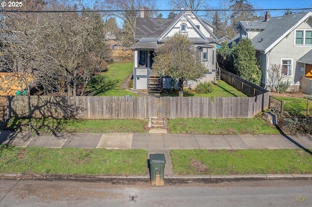 view of yard featuring a fenced front yard