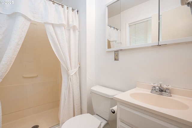 1444 Russet Dr, Eugene, OR 97401 - bathroom with a shower with curtain and vanity