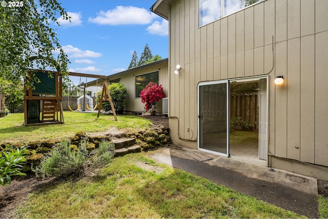 12370 SW 121st Ave, Tigard, OR 97223 - view of yard with a playground