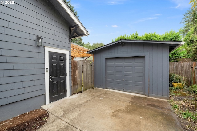 3321 NE 13th Ave, Portland, OR 97212 - detached garage with driveway