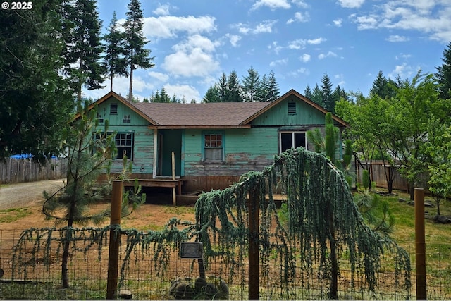 49626 High Prairie Loop, Oakridge, OR 97463 - view of front facade with driveway and roof with shingles