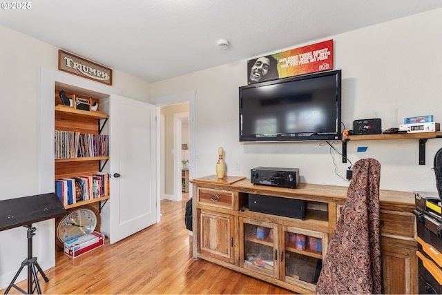 6914 N Campbell Ave, Portland, OR 97217 - office space with light wood finished floors