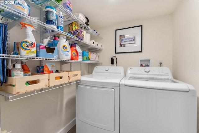 6914 N Campbell Ave, Portland, OR 97217 - washroom featuring washing machine and dryer