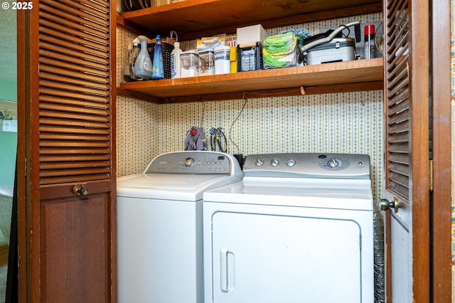1363 SE 135th Ave, Portland, OR 97233 - laundry area featuring washer and dryer