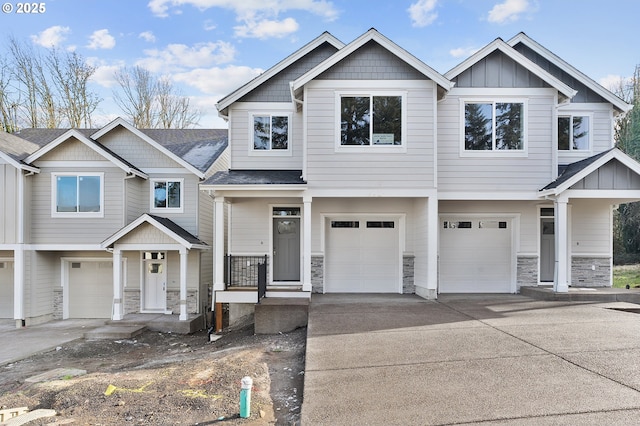 Listing photo 2 for 13948 SE Piper Cub Way, Milwaukie OR 97267