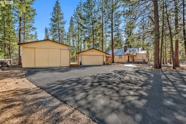 view of detached garage