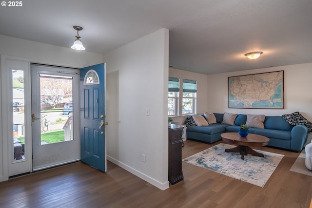 133 Bunting Ct, Roseburg, OR 97471 - entrance foyer with wood finished floors and baseboards
