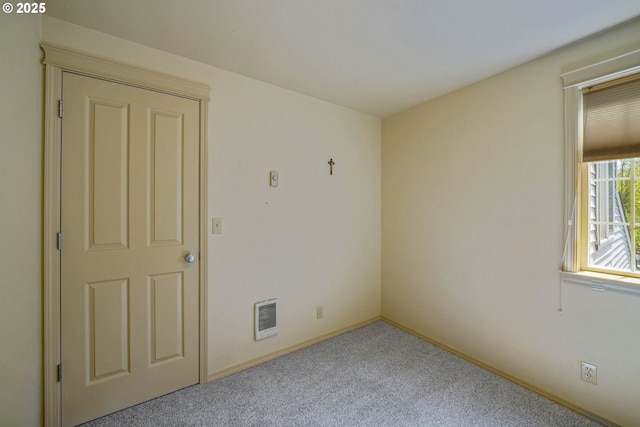 4001 12th St Cut Off SE Unit 18, Salem, OR 97302 - empty room with carpet and baseboards