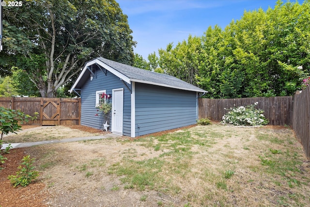 705 SE 5th St, Gresham, OR 97080 - view of outbuilding with a fenced backyard