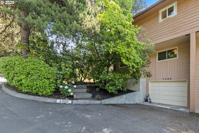 4300 Botticelli St, Lake Oswego, OR 97035 - view of front of property featuring an attached garage and driveway