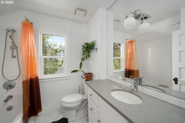 4541 NE 36th Ave, Portland, OR 97211 - full bath with vanity, healthy amount of natural light, shower / tub combo, and toilet