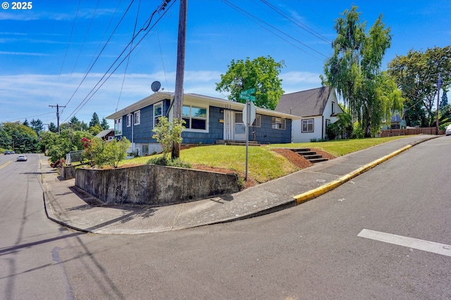 2210 Winter St SE, Salem, OR 97302 - ranch-style home with a front yard
