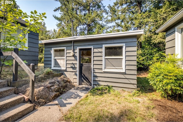 view of outbuilding