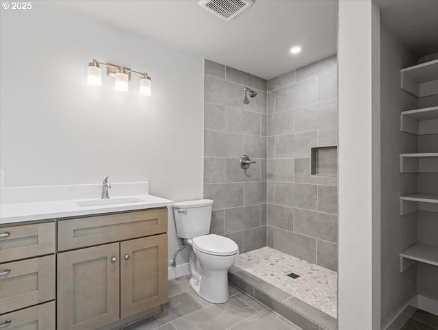 9995 SW Siuslaw Ln, Tualatin, OR 97062 - full bathroom featuring a tile shower and vanity