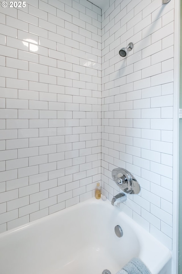 1180 16th St NE, Salem, OR 97301 - bathroom featuring shower / bath combination