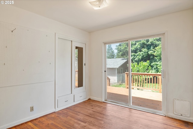 3111 Lindsey Dr, Longview, WA 98632 - empty room featuring wood finished floors and baseboards
