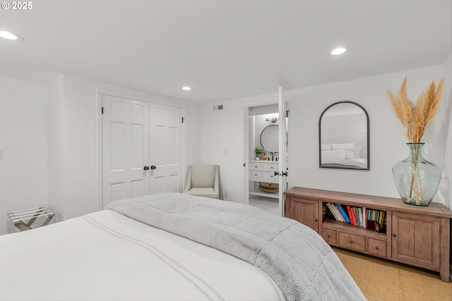 630 9th St, Lake Oswego, OR 97034 - bedroom featuring recessed lighting and a closet