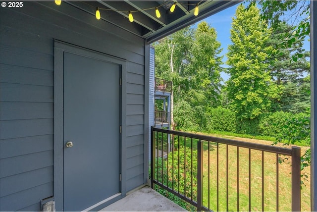 8720 SW Tualatin Rd Unit 204, Tualatin, OR 97062 - view of balcony