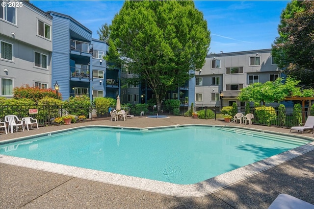 8720 SW Tualatin Rd Unit 204, Tualatin, OR 97062 - community pool with a patio area