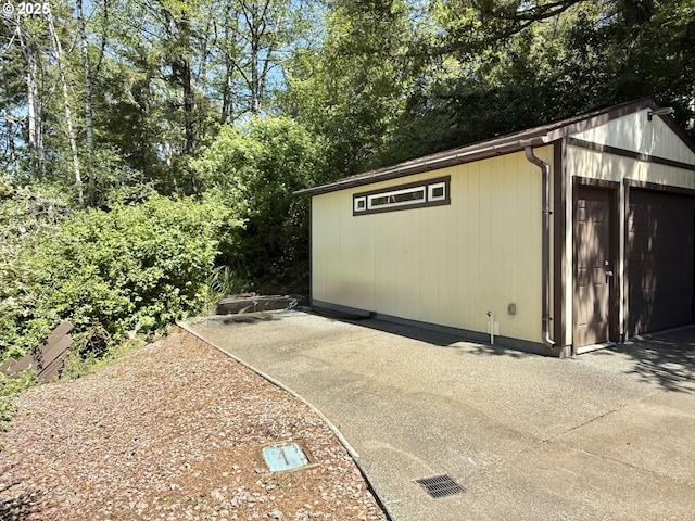 view of outbuilding featuring an outbuilding