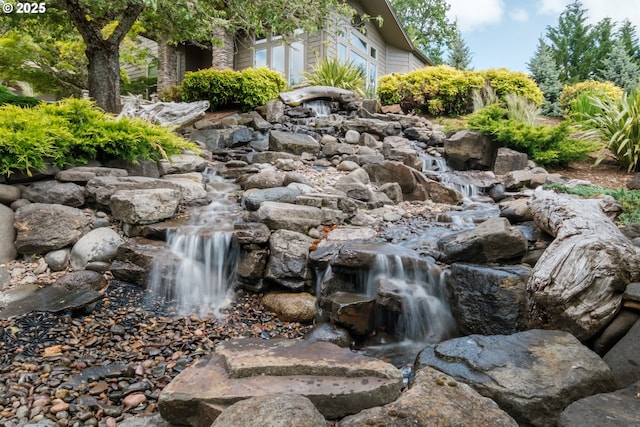 6600 NW Burgundy Dr, Corvallis, OR 97330 - view of yard featuring a garden pond