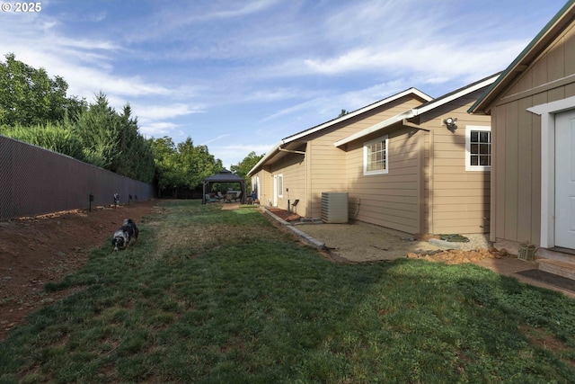 6783 Rogue River Dr, Shady Cove, OR 97539 - view of yard with a gazebo