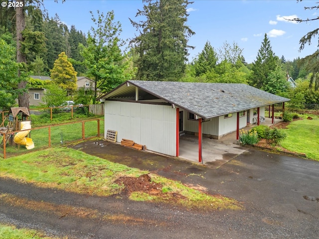 17610 SE 362nd Dr, Sandy, OR 97055 - garage featuring asphalt driveway