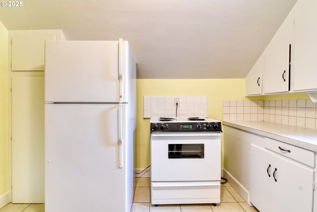 5120 NE Glisan St, Portland, OR 97213 - kitchen with a sink, stacked washer / drying machine, healthy amount of natural light, and backsplash