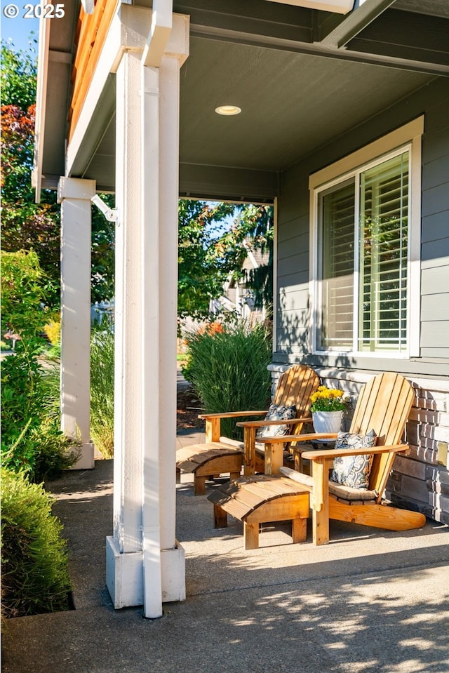 12721 Cottonwood Ave, Oregon City, OR 97045 - view of covered porch