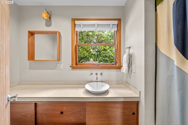 3905 NE Holman St, Portland, OR 97211 - bathroom featuring vanity
