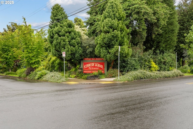 3905 NE Holman St, Portland, OR 97211 - view of community sign