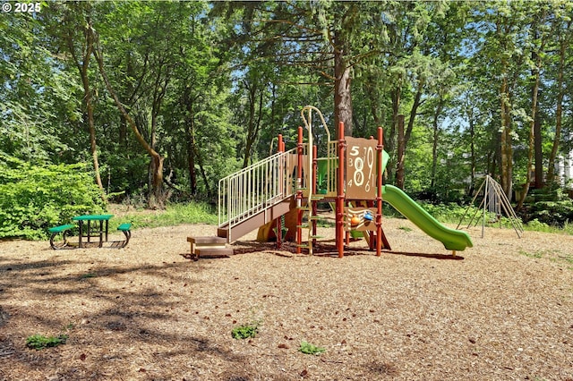 128 Del Prado St, Lake Oswego, OR 97035 - view of community playground