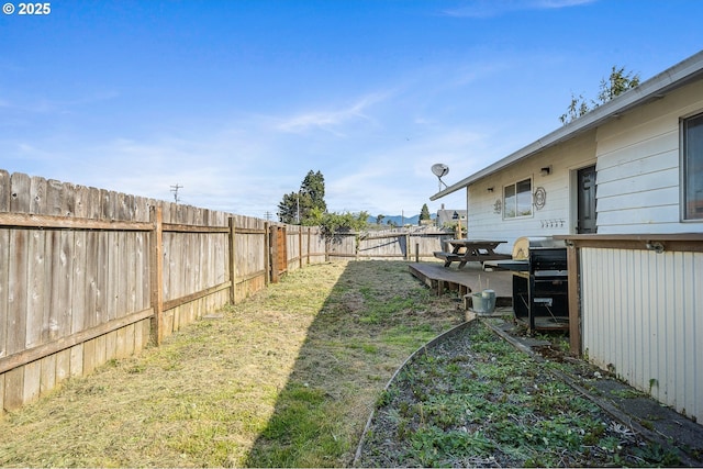 1806 8th St, Tillamook, OR 97141 - view of yard featuring a fenced backyard