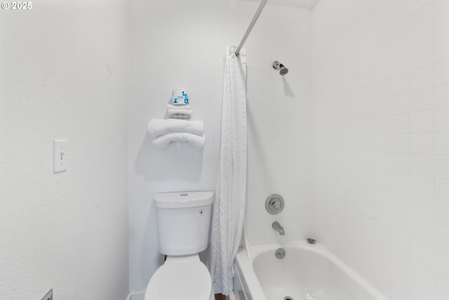 304 14th St NW Unit 304, Long Beach, WA 98631 - full bathroom with toilet and shower / tub combo
