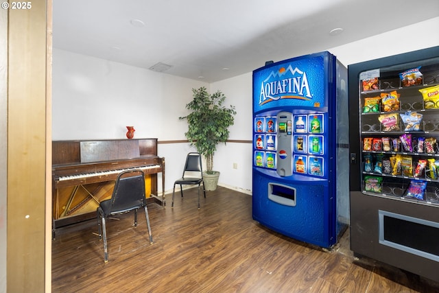 304 14th St NW Unit 304, Long Beach, WA 98631 - office space featuring wood finished floors